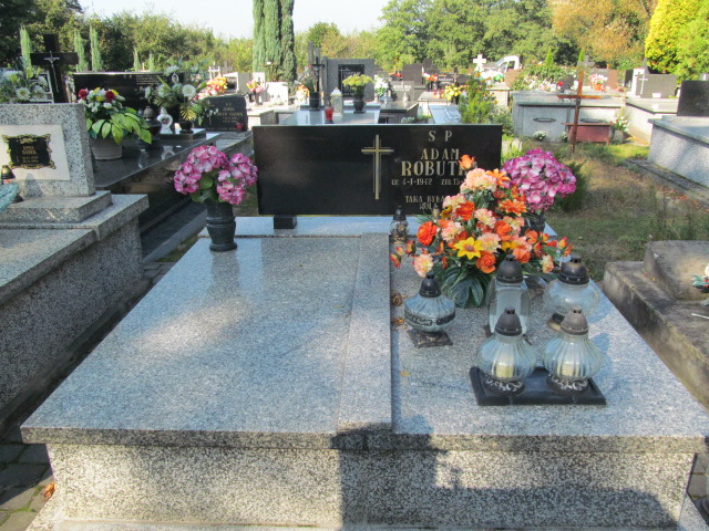 Adam Robutka 1942 Tarnobrzeg Miechocin - Grobonet - Wyszukiwarka osób pochowanych